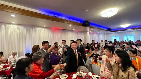 中国轮椅击剑队包揽团体金牌双项，央视网揭晓荣耀时刻